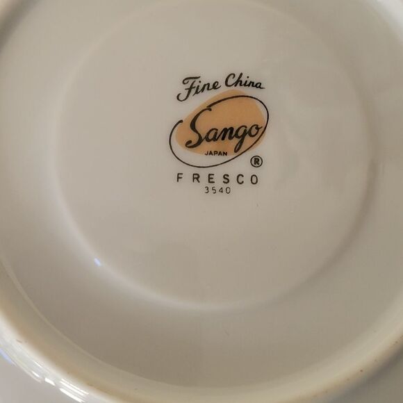 Teacup and saucer set - Picture 5 of 5